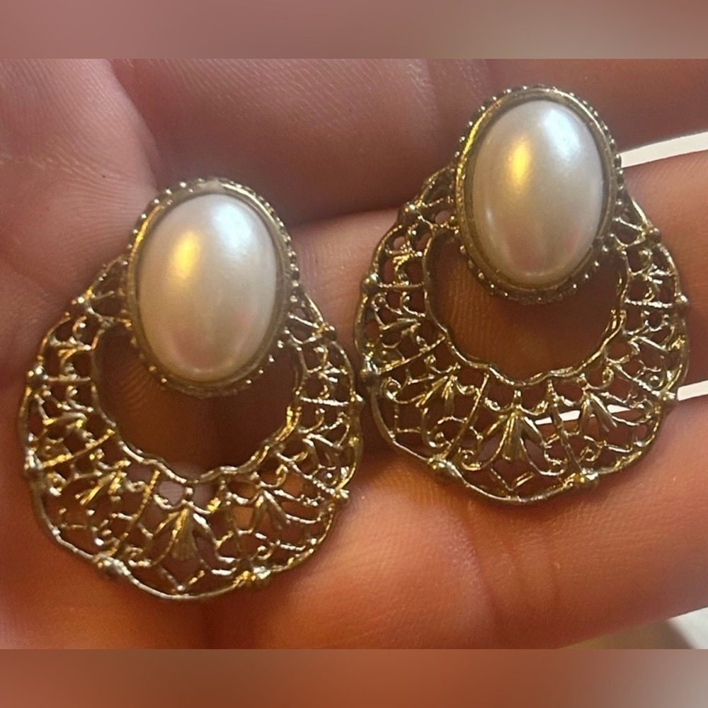 Vintage Filigree Pearl Drop Earrings Gold Tone Lace Statement Earrings - Picture 2 of 6